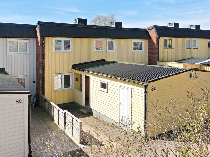 4 rok · 97 m² · Mogatan 8B