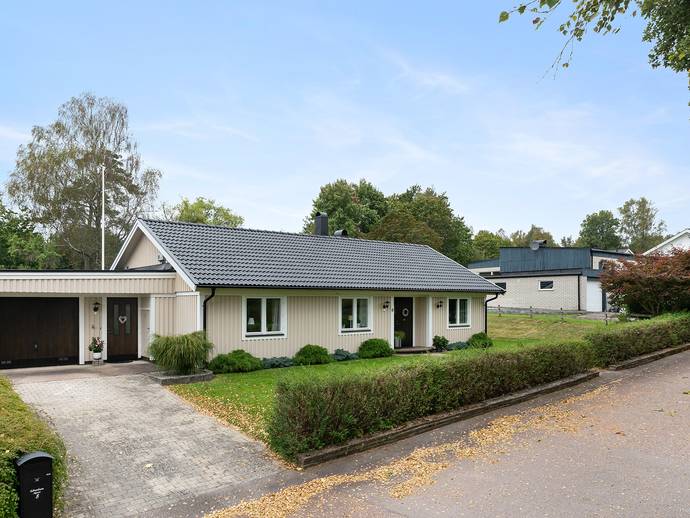 5 rok · 146 m² · Algatan 8