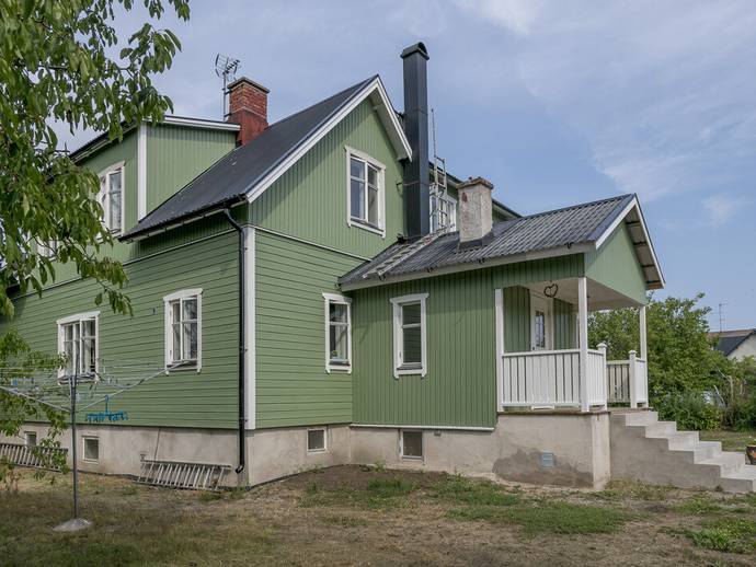 7 rok · 198 m² · Langs väg 21