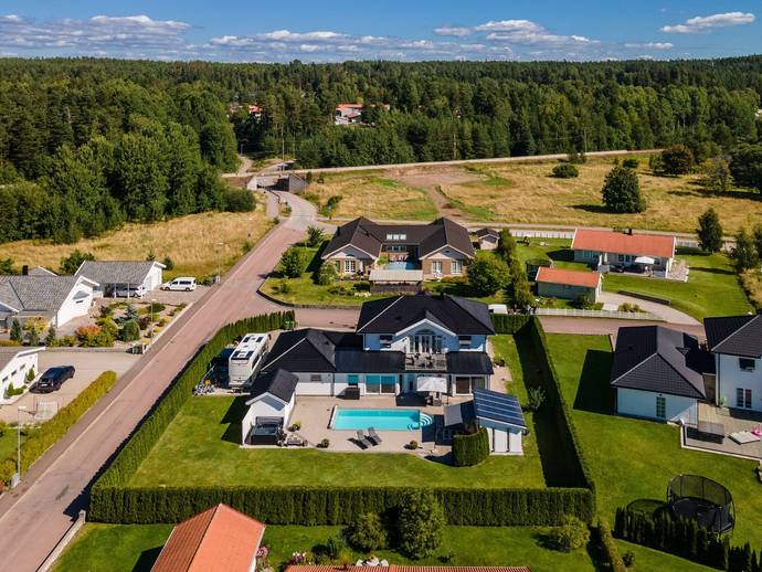 6 rok · 256 m² · Artistvägen 2