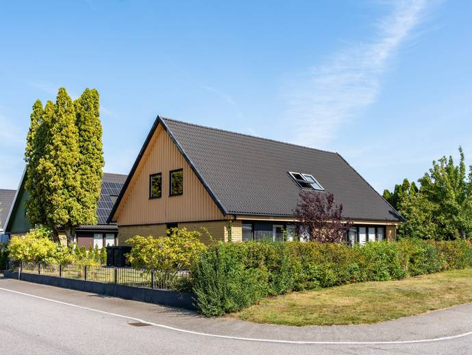 6 rok · 196 m² · Visvägen 2