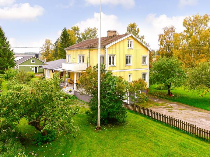 11 rok · 215 m² · Sätravägen 1
