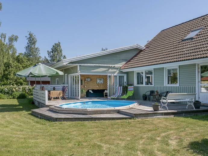 8 rok · 160 m² · Halla Broe 206