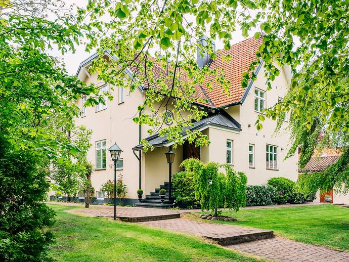 9 rok · 310 m² · Fridhemsvägen 23