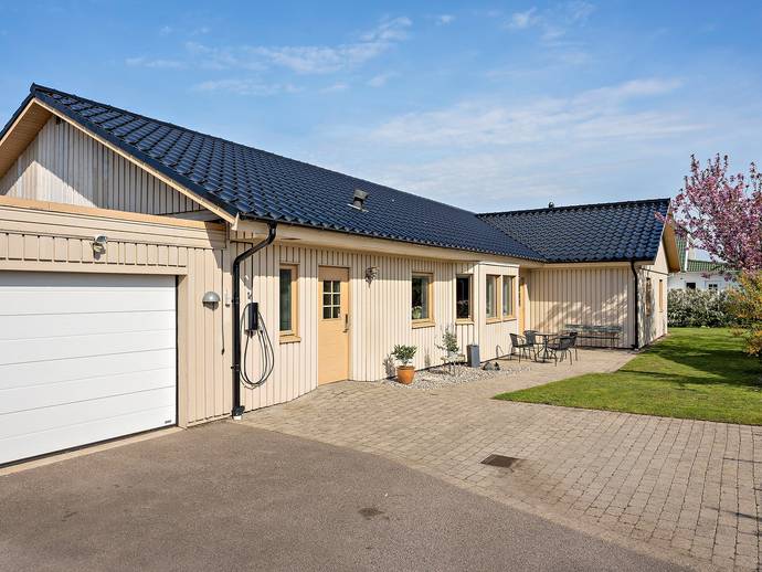 6 rok · 164 m² · Taxvägen 42