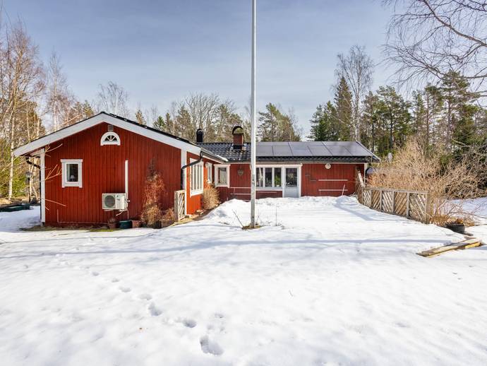 4 rok · 122 m² · Norrveda skogsväg 11