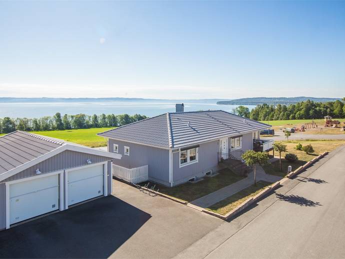 8 rok · 180 m² · Vätterglimten 2