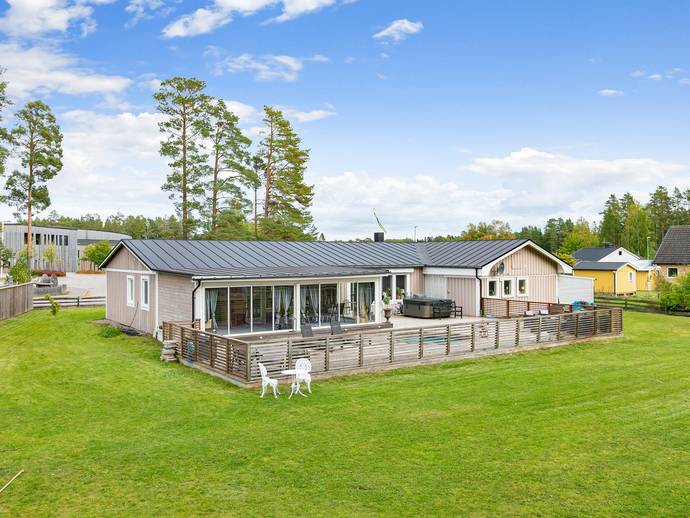 7 rok · 219 m² · Färjevägen 2