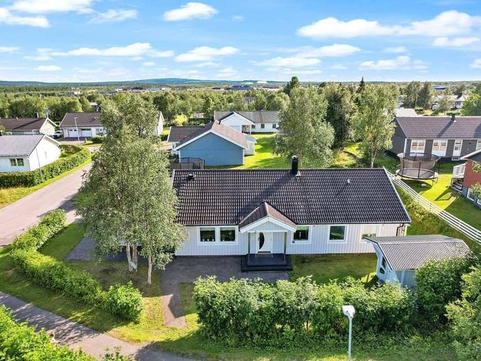 6 rok · 140 m² · Världsmästarvägen 11