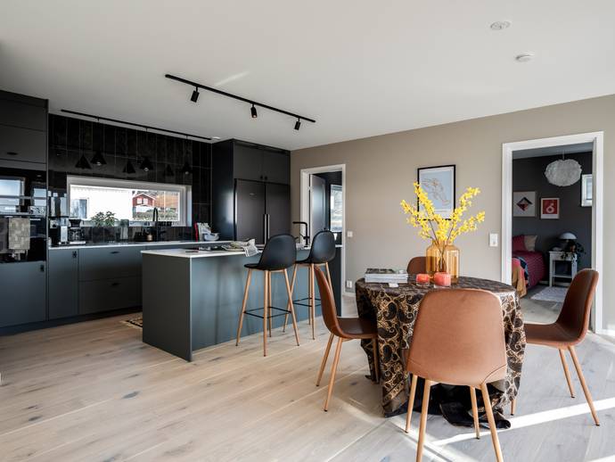 4 rok · 136 m² · Skogholmsvägen 1