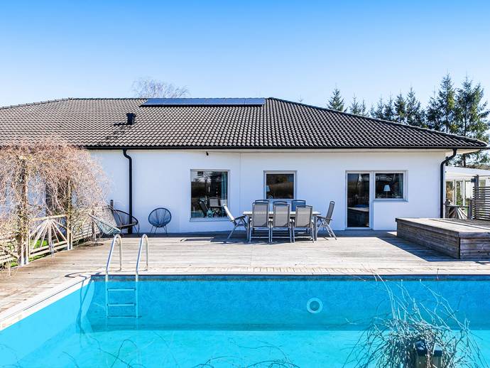 6 rok · 235 m² · Forntidsvägen 12