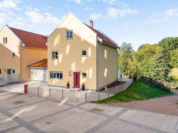 7 rok · 180 m² · Södra Strandvägen 5A