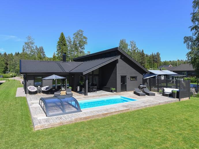 6 rok · 152 m² · Albackavägen 33