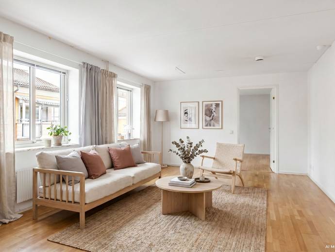 3 rok · 80 m² · Hjälmsätersgatan 2C