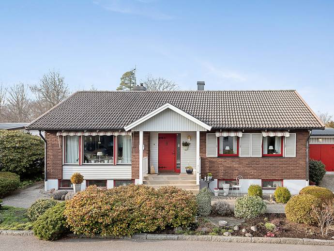 6 rok · 107 m² · Rönnbärsvägen 27