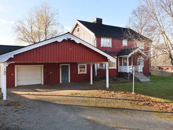 8 rok · 200 m² · Björkallén 4