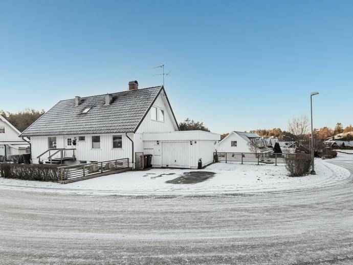 7 rok · 121 m² · Hällristningsvägen 2