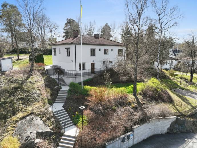 7 rok · 179 m² · Bergsvägen 10