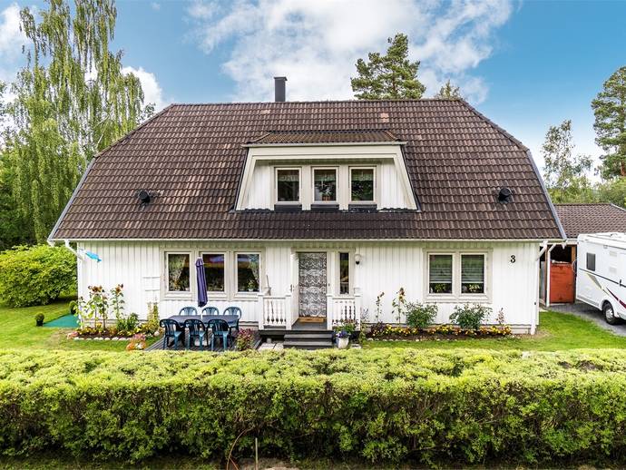 6 rok · 163 m² · Lövvägen 3