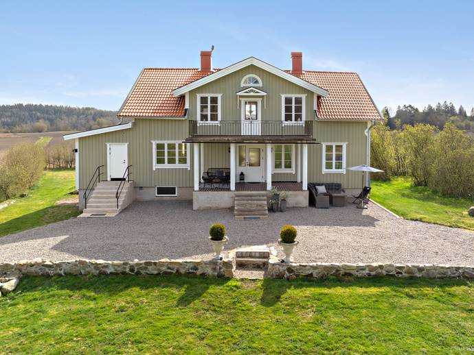 8 rok · 230 m² · Sanna 166