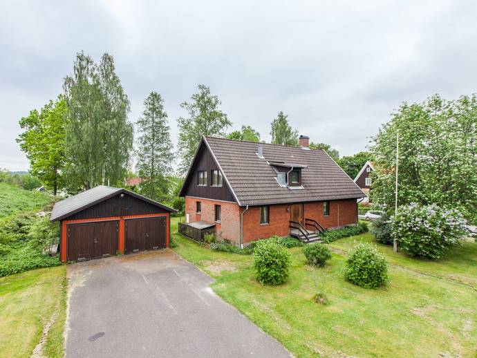 8 rok · 190 m² · Ljungarpsvägen 22