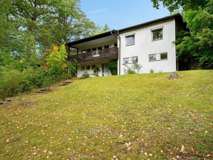 7 rok · 183 m² · Hemängsvägen 8