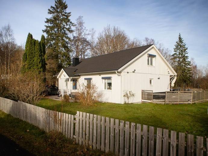 7 rok · 180 m² · Norra Annekärrsvägen 2