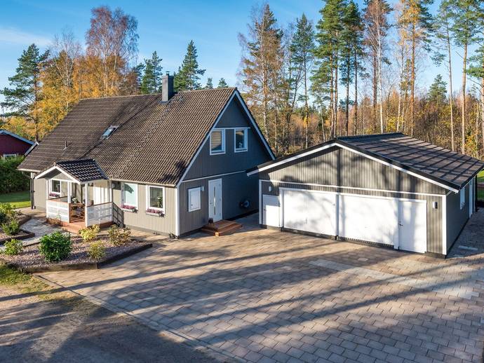 6 rok · 140 m² · Asksätter 2