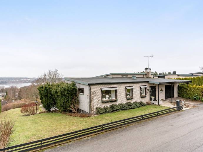 9 rok · 229 m² · Körsbärsvägen 6
