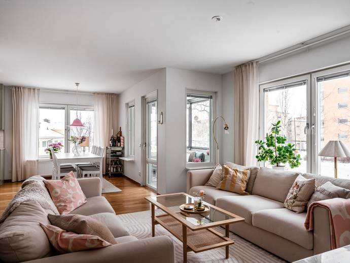 3 rok · 83 m² · Brogatan 42