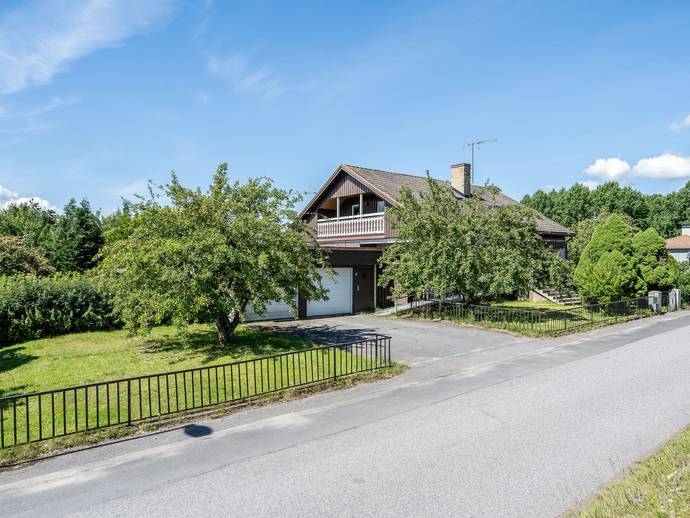 9 rok · 175 m² · Finspångsvägen 211