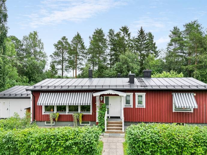 7 rok · 110 m² · Genvägen 1
