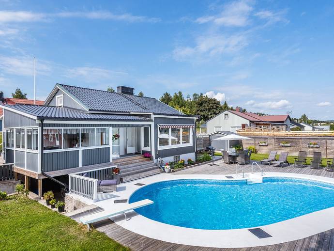 6 rok · 97 m² · Villavägen 6