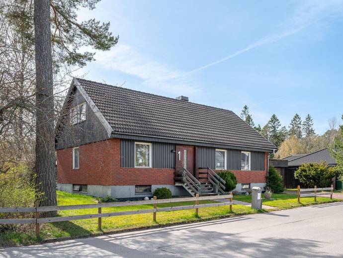 9 rok · 150 m² · Kärrspirevägen 1