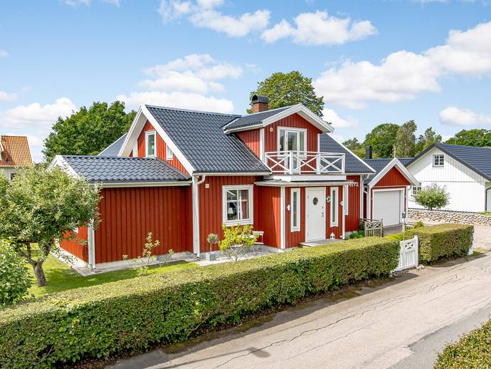 6 rok · 175 m² · Furugatan 11