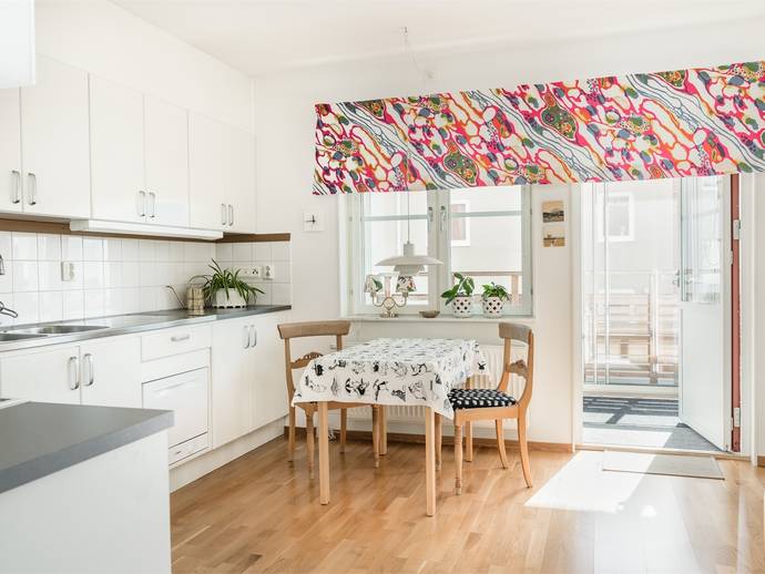 4 rok · 93 m² · Valhallavägen 6 H
