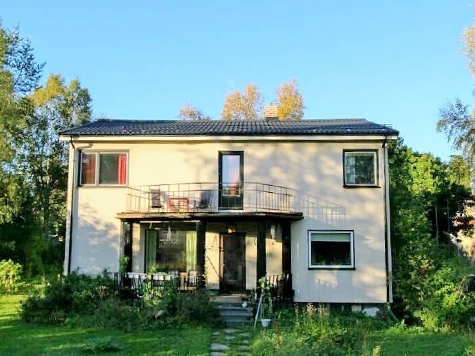 7 rok · 180 m² · Författarvägen 31