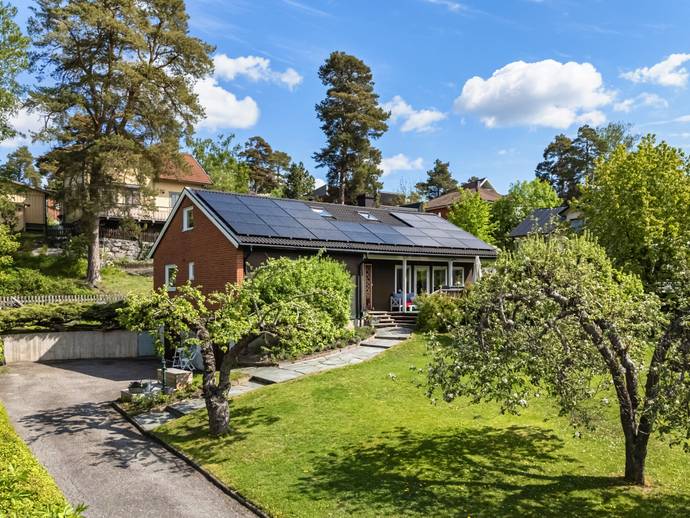 7 rok · 139 m² · Cervins väg 18
